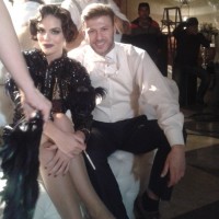 Химена Наваррете. Химена снялась в клипе певицы Belinda, они примеряли на себе образы разных эпох.