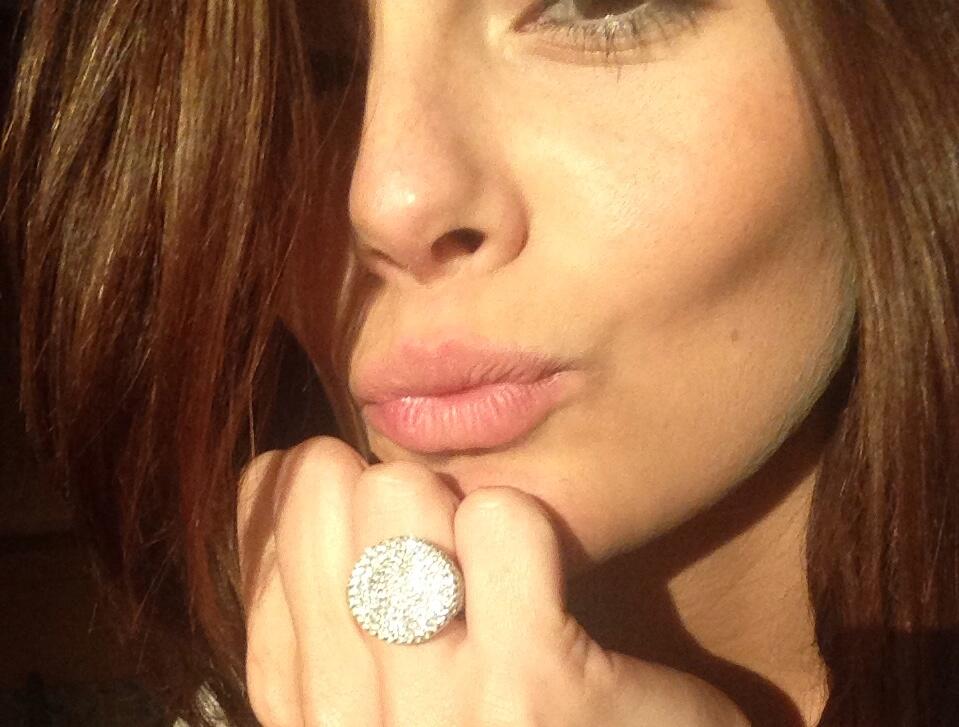 Химена Наваррете. Фото из Twitter'a Химены: «Люблю вас еще больше».