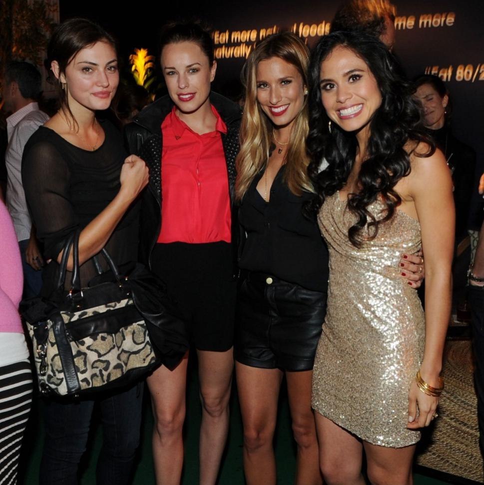 Фиби Тонкин. Новые фото Фиби на презентации книги «The Beauty Detox Foods» в Западном Голливуде