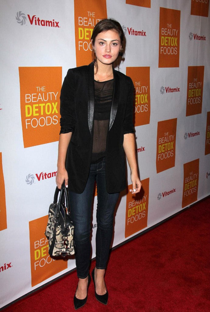 Фиби Тонкин.  Фиби на презентации книги «The Beauty Detox Foods» в Западном Голливуде