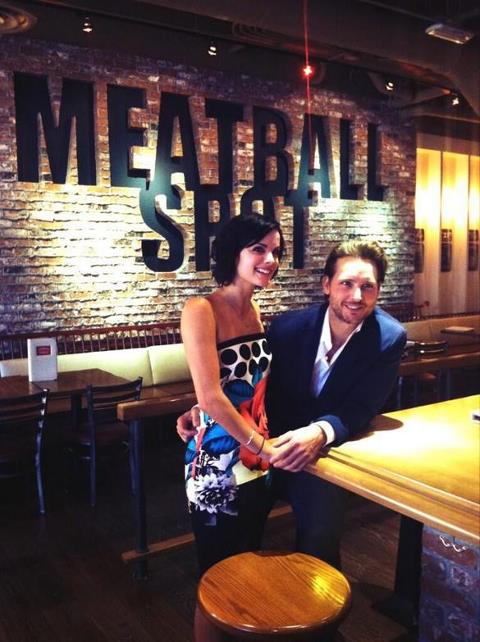 Питер Фачинелли. @peterfacinelli & Jaimie At Sugar Factory & Meatball Spot