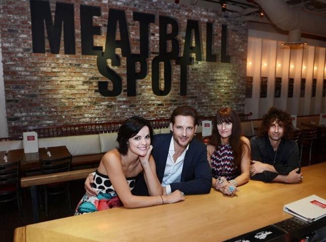 Питер Фачинелли. @peterfacinelli & Jaimie At Sugar Factory & Meatball Spot