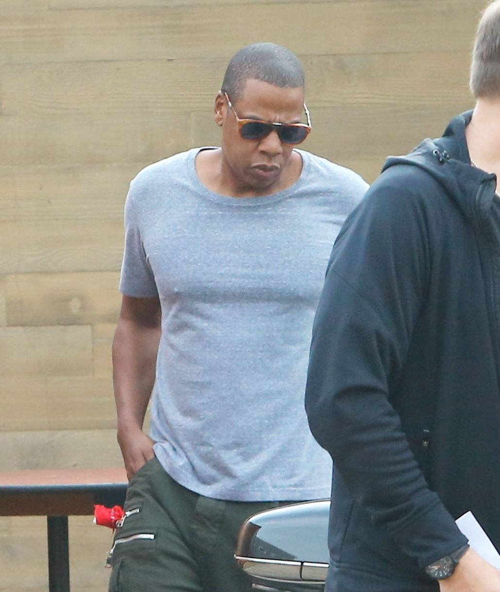 Бейонсе Ноулз. Семья Картер-Ноулз посетила ресторан «Nobu» в Майами, Калифорния