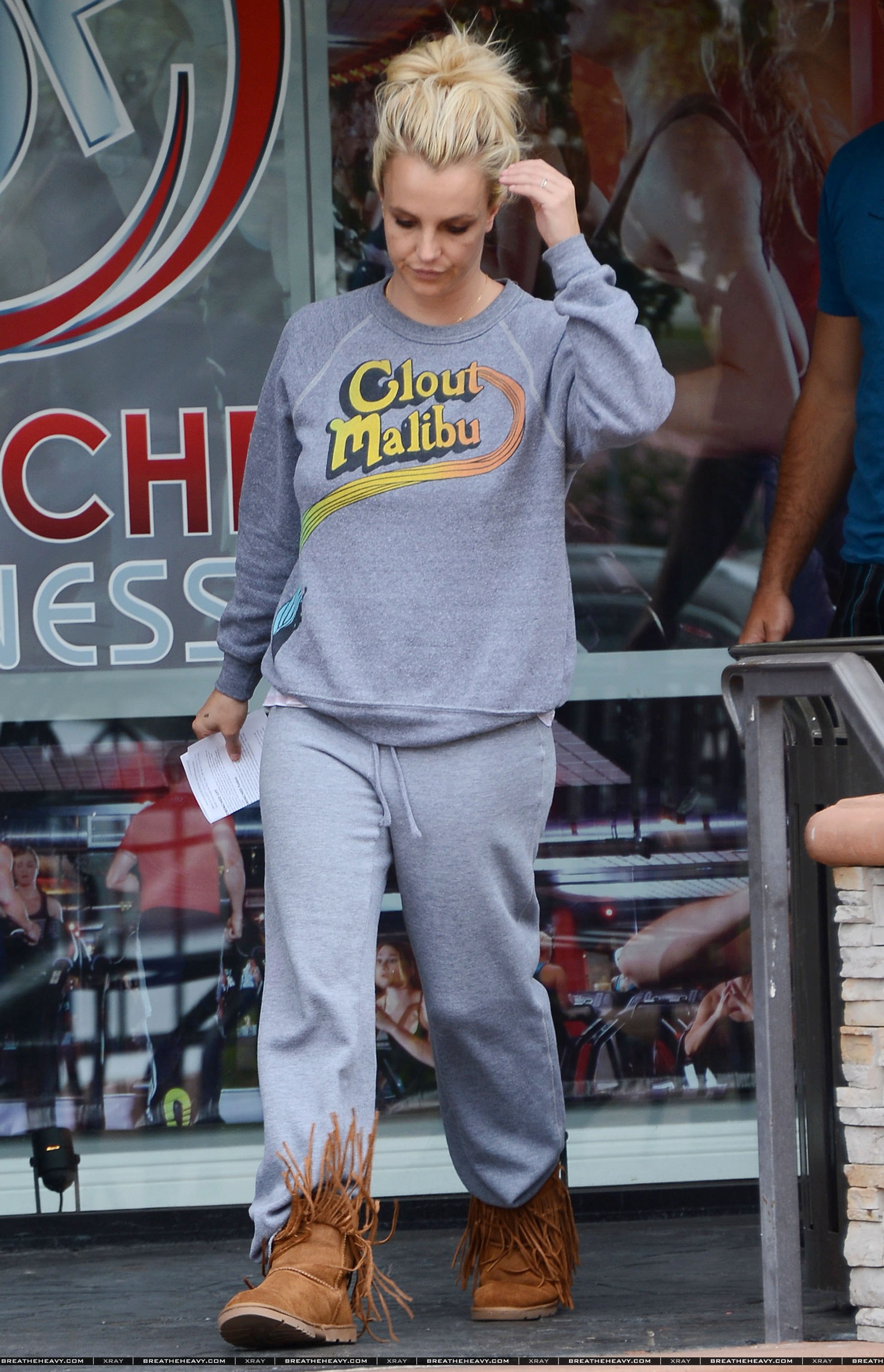 Бритни Спирс. 21 июля - Бритни и Дэвид посетили салон Forever Bella Spa и супермаркет Gelson’s в Thousand Oaks