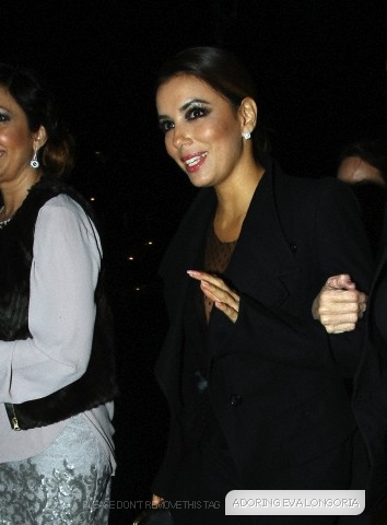 Ева Лонгория. 18 ноября 2013 - Ева Лонгория прибывает на Благотворительный вечер миллиардера John Cauldwell   в западной части Лондона, Великобритания.