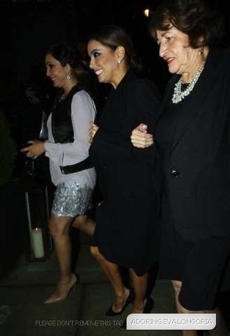 Ева Лонгория. 18 ноября 2013 - Ева Лонгория прибывает на Благотворительный вечер миллиардера John Cauldwell   в западной части Лондона, Великобритания.