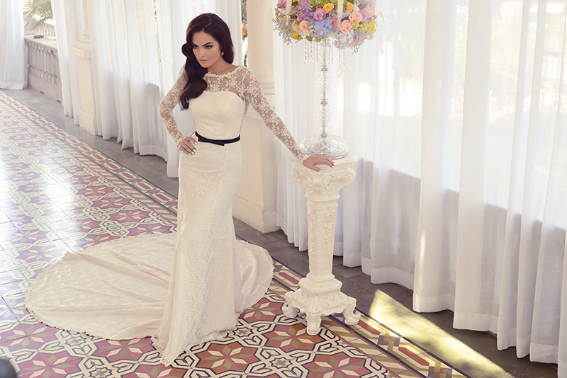 Химена Наваррете. Новая порция фото Химе в свадебных платьях от Benito Santos.