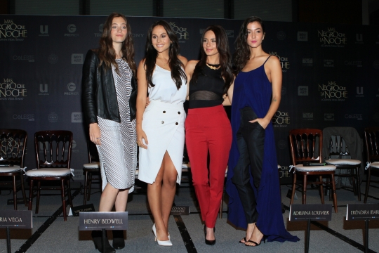 Cурия Вега. Сурия на пресс-конференции фильма «Темнее ночи» (24.07).