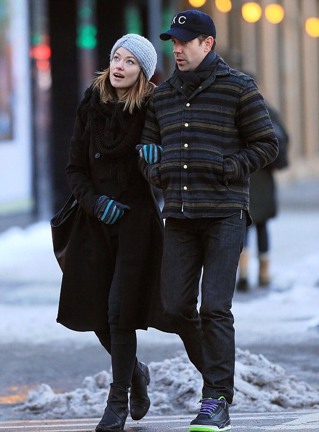 Оливия Уайлд. Оливия и Джейсон во время прогулки по улицам Нью-Йорка
