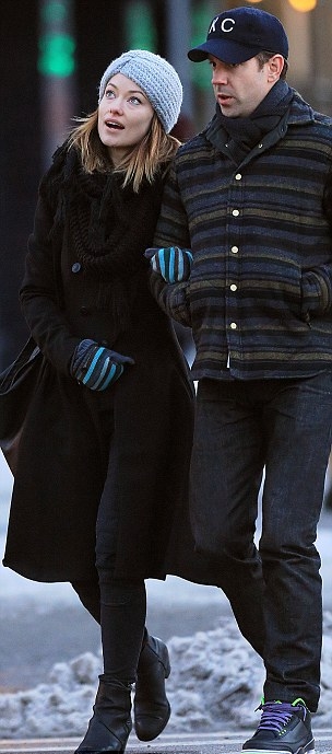 Оливия Уайлд. Оливия и Джейсон во время прогулки по улицам Нью-Йорка