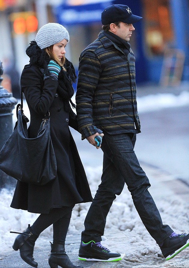 Оливия Уайлд. Оливия и Джейсон во время прогулки по улицам Нью-Йорка