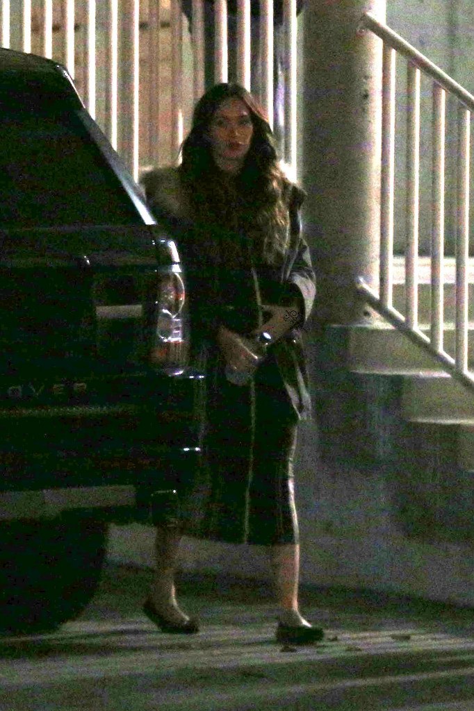 Меган Фокс. Чета Грин-Фокс покидают ресторан