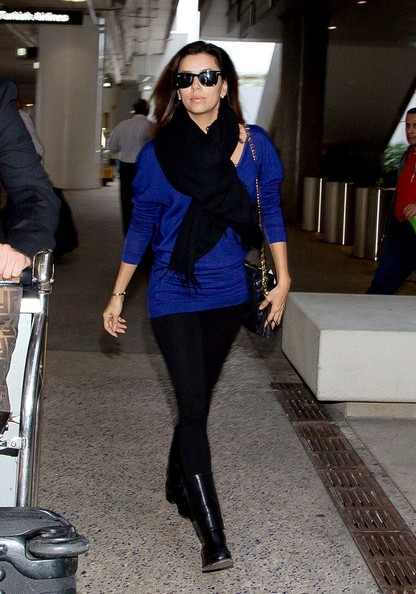 Ева Лонгория. 20 ноября 2013 - Ева Лонгория прибыла в аэропорт LAX.
