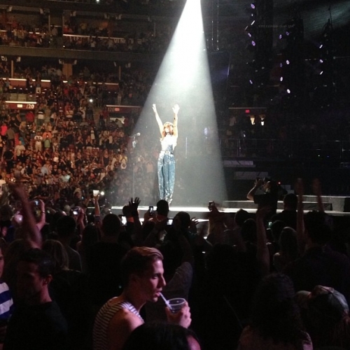 Рианна. DIAMONDS WORLD TOUR: ФОРТ-ЛОДЕРДЕЙЛ, США (20 АПРЕЛЯ) 