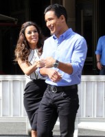 Ева Лонгория. Ева Лонгория дает интервью для шоу " Экстра! " в Лос-Анджелесе, штат Калифорния.