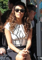 Ева Лонгория. Ева Лонгория дает интервью для шоу " Экстра! " в Лос-Анджелесе, штат Калифорния.