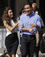 Ева Лонгория. Ева Лонгория дает интервью для шоу " Экстра! " в Лос-Анджелесе, штат Калифорния.