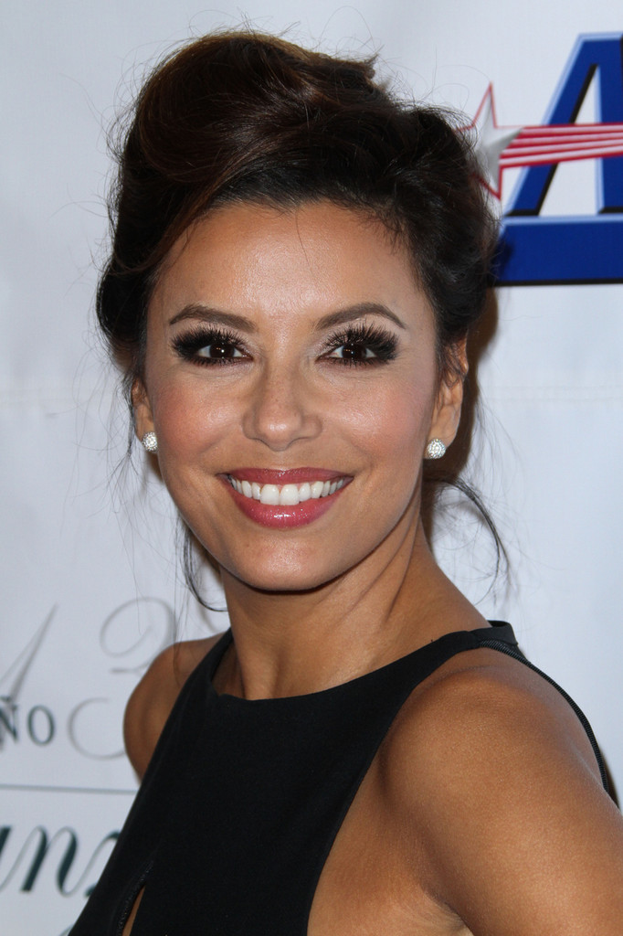 Ева Лонгория.  Ева Лонгория на благотворительном вечере Padres Contra El Cancer 13th annual 'El Sueno De Esperanza'  в Лос-Анджелесе. 