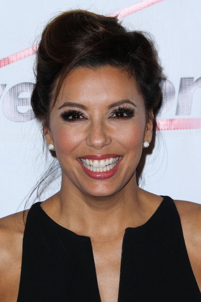 Ева Лонгория.  Ева Лонгория на благотворительном вечере Padres Contra El Cancer 13th annual 'El Sueno De Esperanza'  в Лос-Анджелесе. 