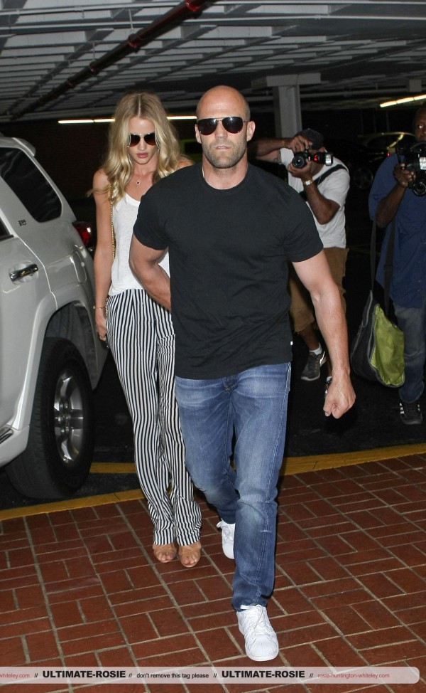 Роузи Хантингтон-Уайтли. Роузи с Джейсоном в аєропорту LAX (ч. 1) 