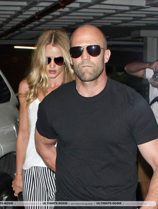 Роузи Хантингтон-Уайтли. Роузи с Джейсоном в аєропорту LAX (ч. 1) 