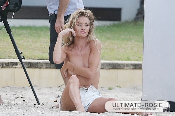 Роузи Хантингтон-Уайтли. Роузи на съемках для ModelCo 