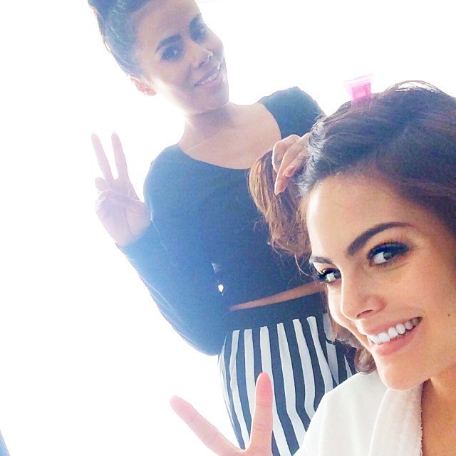 Химена Наваррете. Фото за кадром для новой фотосессии.