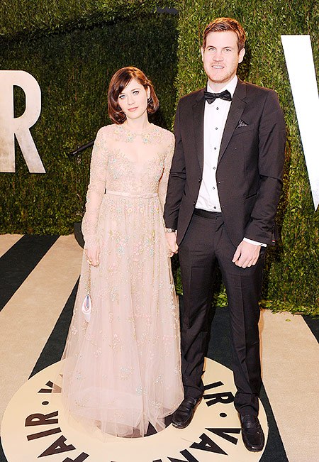 Зоуи Дешанель. От старого к новому: Зои Дешанель рассталась с бойфрендом и завела новый роман.