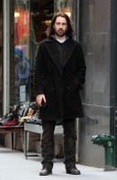 Колин Фаррелл. Фото со съемок фильма "Зимняя сказка" в Нью-Йорке.