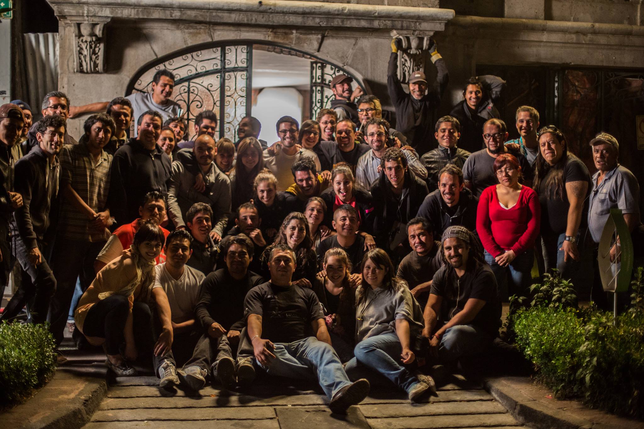 Cурия Вега. Фото всей команды фильма «No sé si cortarme las venas...» на съемках