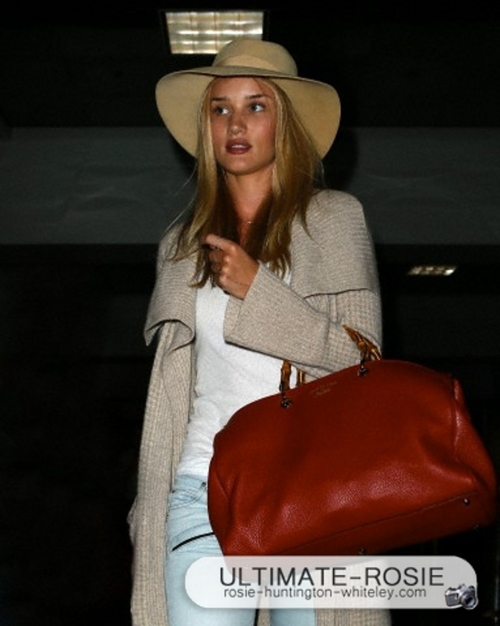 Роузи Хантингтон-Уайтли. Роузи прибывает в LAX (ч. 2)