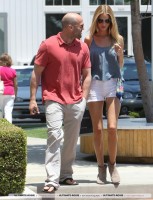 Роузи Хантингтон-Уайтли. С Джейсоном на шопинге в Малибу (ч. 2)