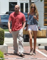 Роузи Хантингтон-Уайтли. С Джейсоном на шопинге в Малибу (ч. 2)