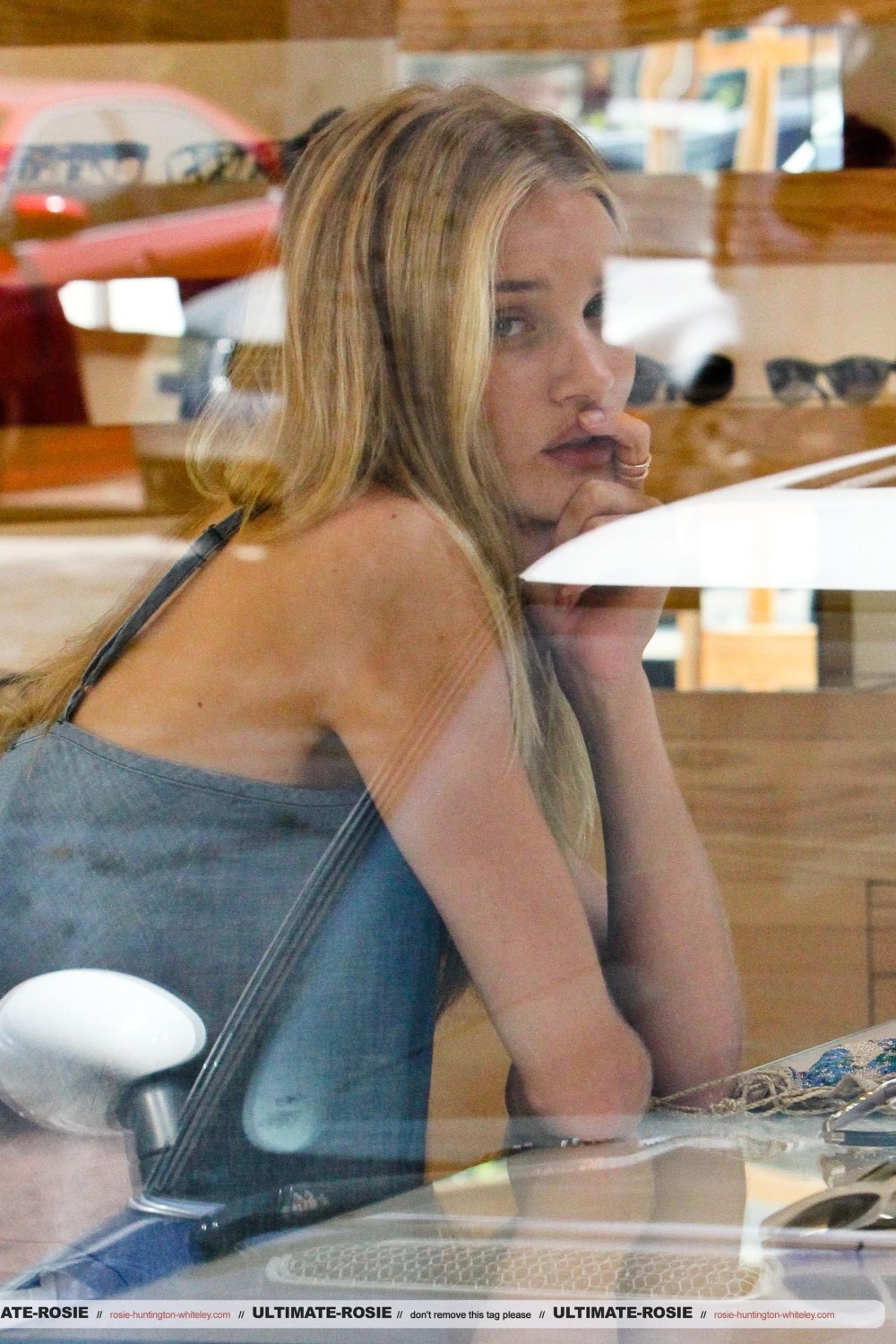 Роузи Хантингтон-Уайтли. С Джейсоном на шопинге в Малибу (ч. 2)