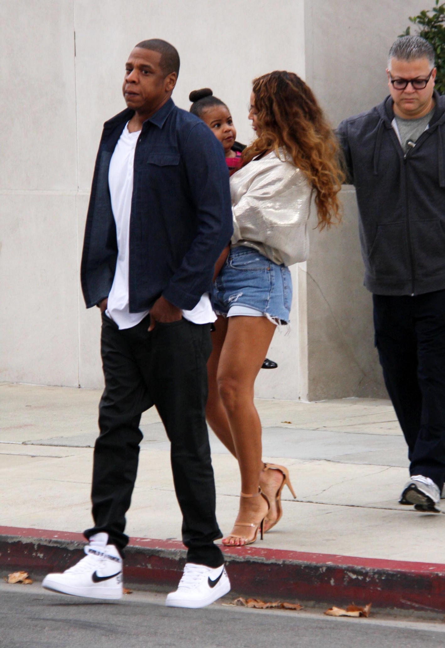 Бейонсе Ноулз. Семья Картер-Ноулз на шоппинге в Беверли-Хиллз, Калифорния