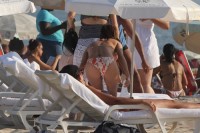 Ева Лонгория. Ева Лонгория со своими друзьями в Рио-де-Жанейро, Бразилия.