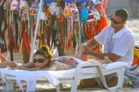 Ева Лонгория. Ева Лонгория со своими друзьями в Рио-де-Жанейро, Бразилия.