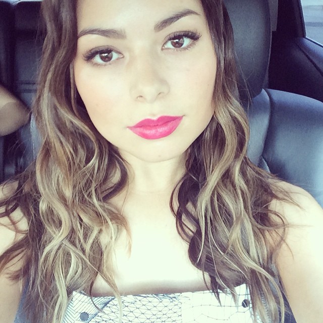 Миранда Косгроув. Новые фото с инстаграма Миранды