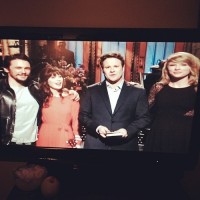 Зоуи Дешанель. Зоуи на шоу Saturday Night Live (SNL) - 12 Апреля