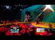 [HD] Lady Gaga - Applause (OZ Style) - GMA (LIVE) 9-9-13