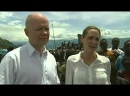 Анджелина Джоли. Анджелина посетила ДРК и Руанду. Jolie and Hague visit Democratic Republic of Congo rescue camp