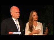Анджелина Джоли. Анджелина посетила ДРК и Руанду. Angelina Jolie and the quest to end warzone sexual violence